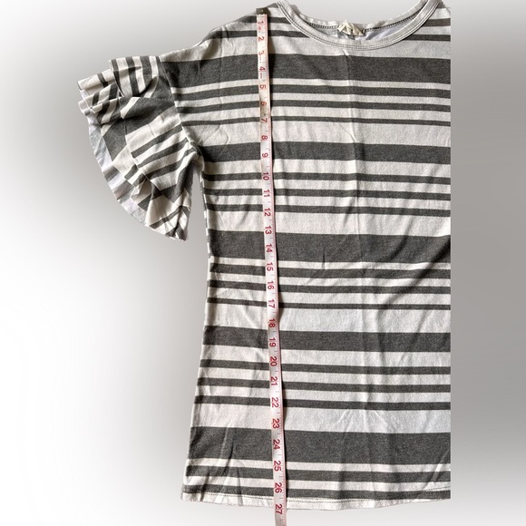 Short sleeve cream shirt with dark green stripes. Ruffled sleeves. Size small. - Picture 3 of 5